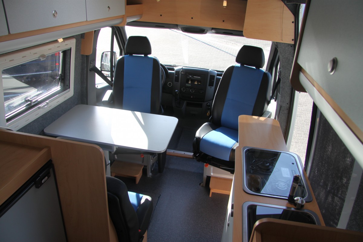 Mercedes sprinter buscamper met luxe inbouw
