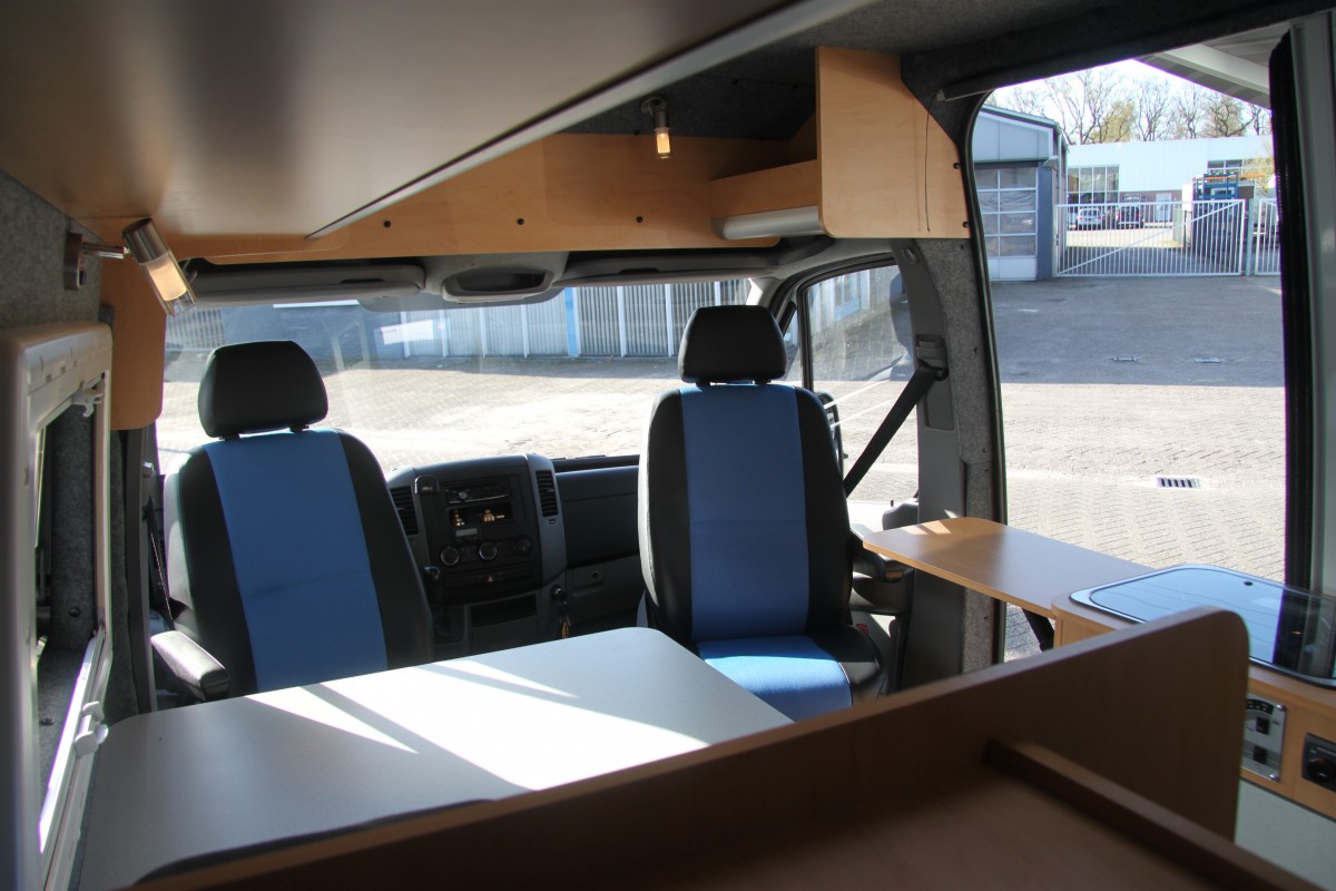 Mercedes sprinter buscamper met luxe inbouw